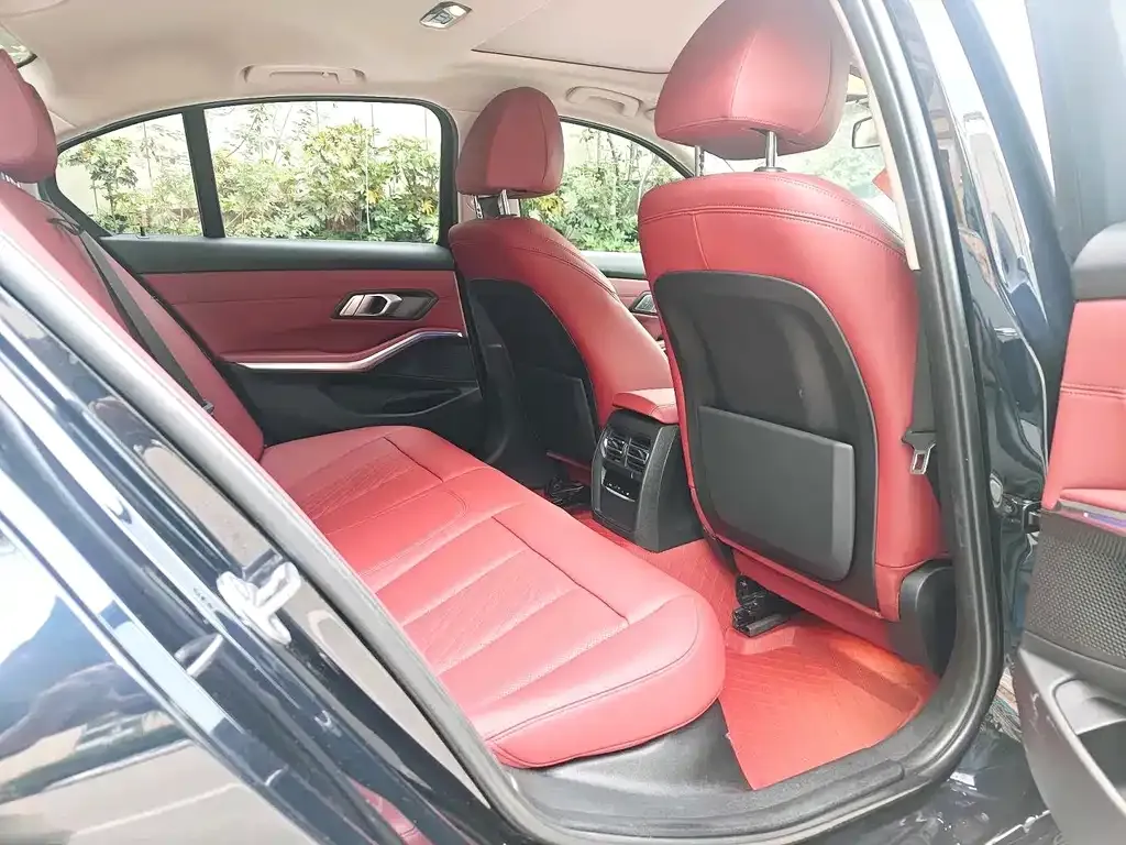 BMW 3 Series 2022 из CN, фото 3