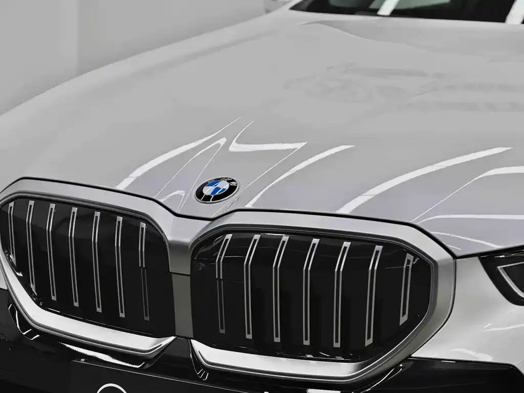 BMW 5 Series — фото 7