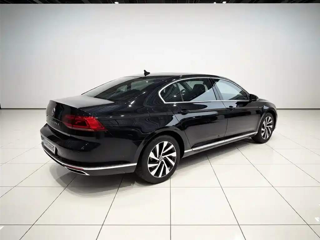 Volkswagen Magotan GTE PHEV 2023 из CN, фото 10