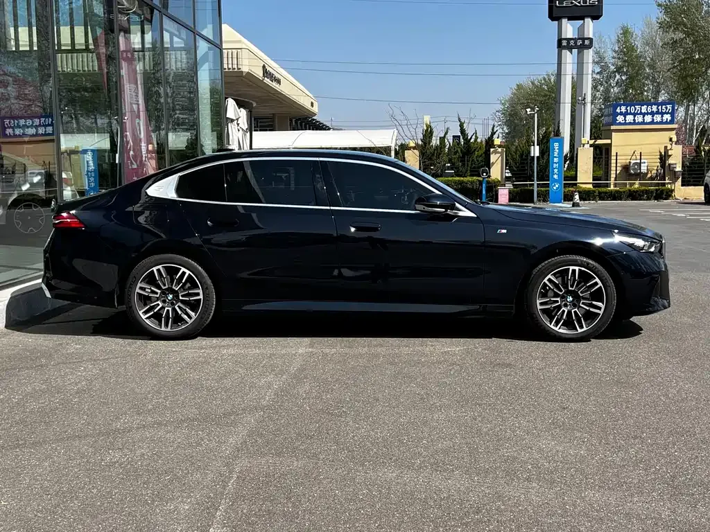 BMW 5 Series — фото 10