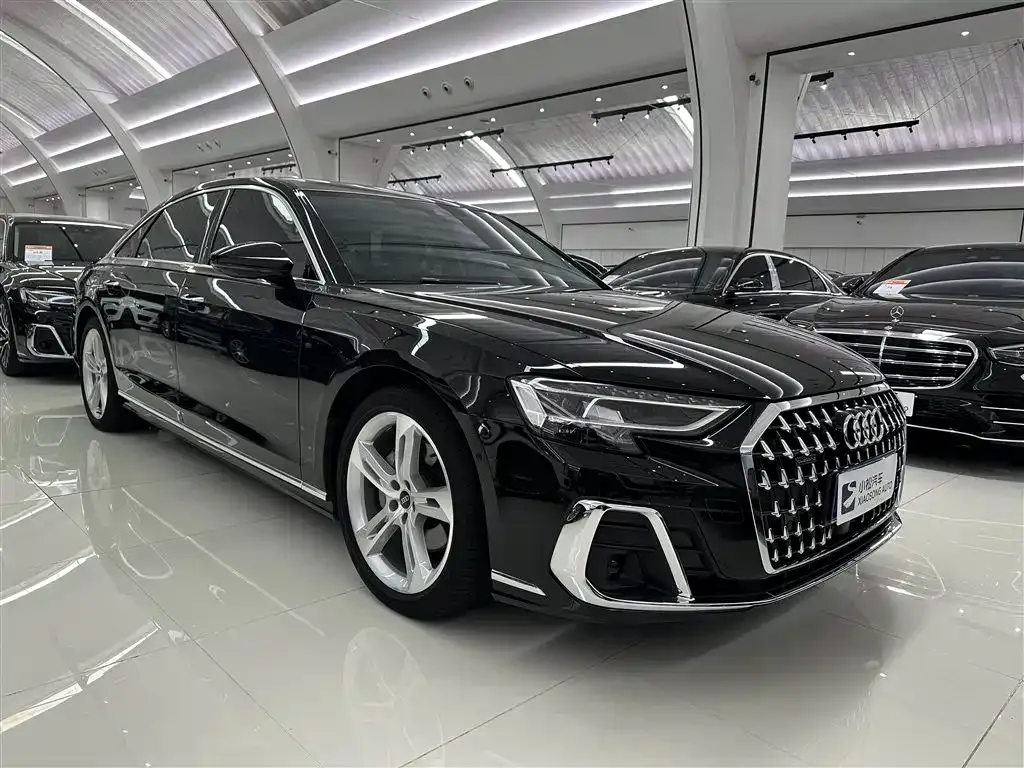 Audi A8 — фото 7