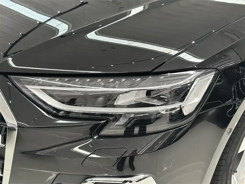 Audi A8 — фото 5