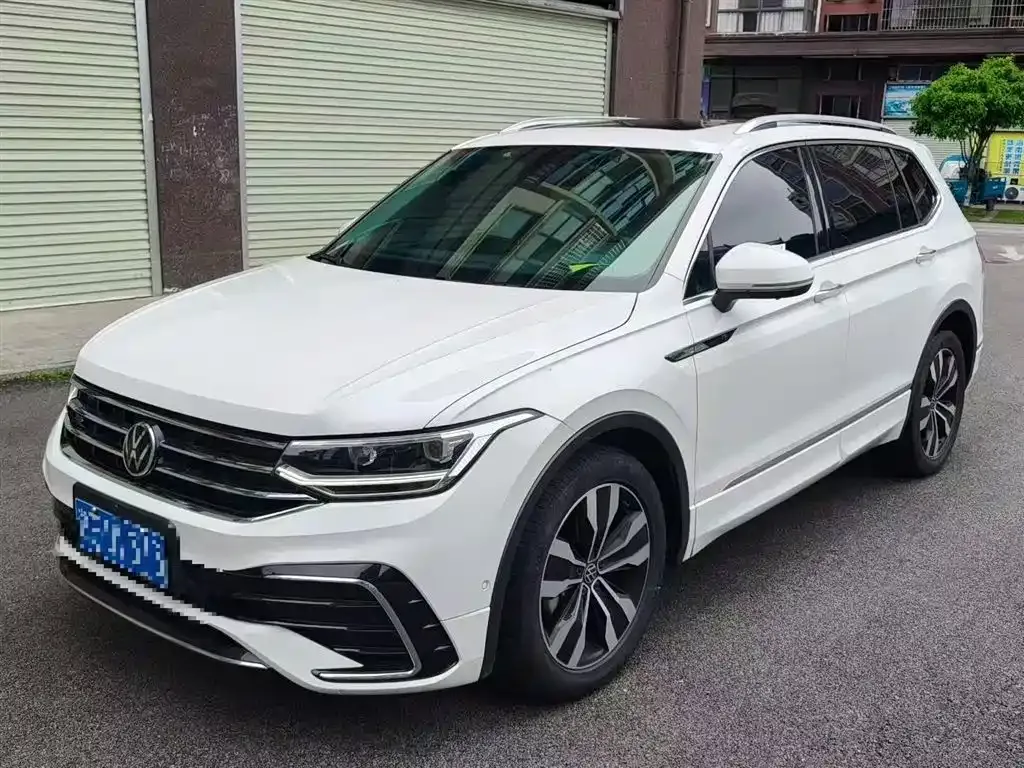 Volkswagen Tiguan L — фото 8