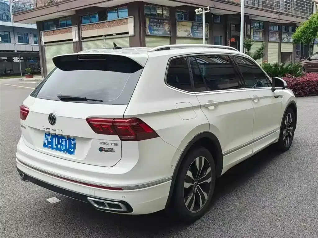 Volkswagen Tiguan L — фото 7