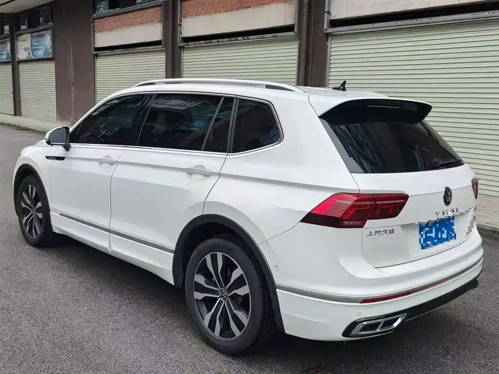 Volkswagen Tiguan L — фото 6