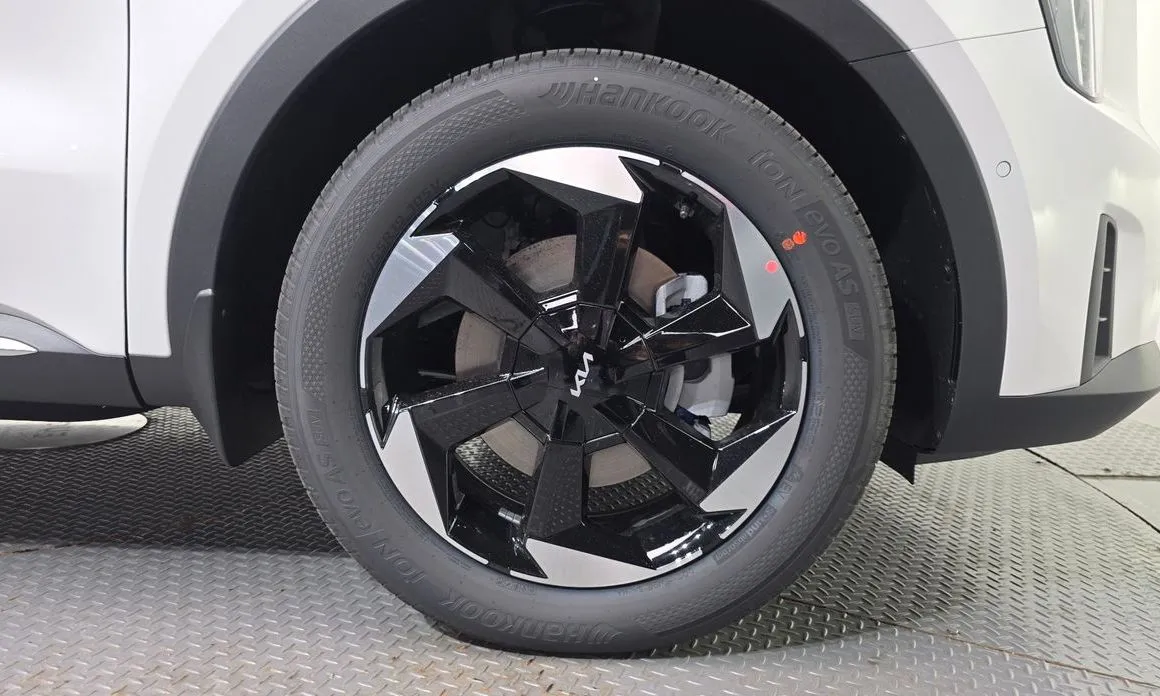 Kia Sorento — фото 10