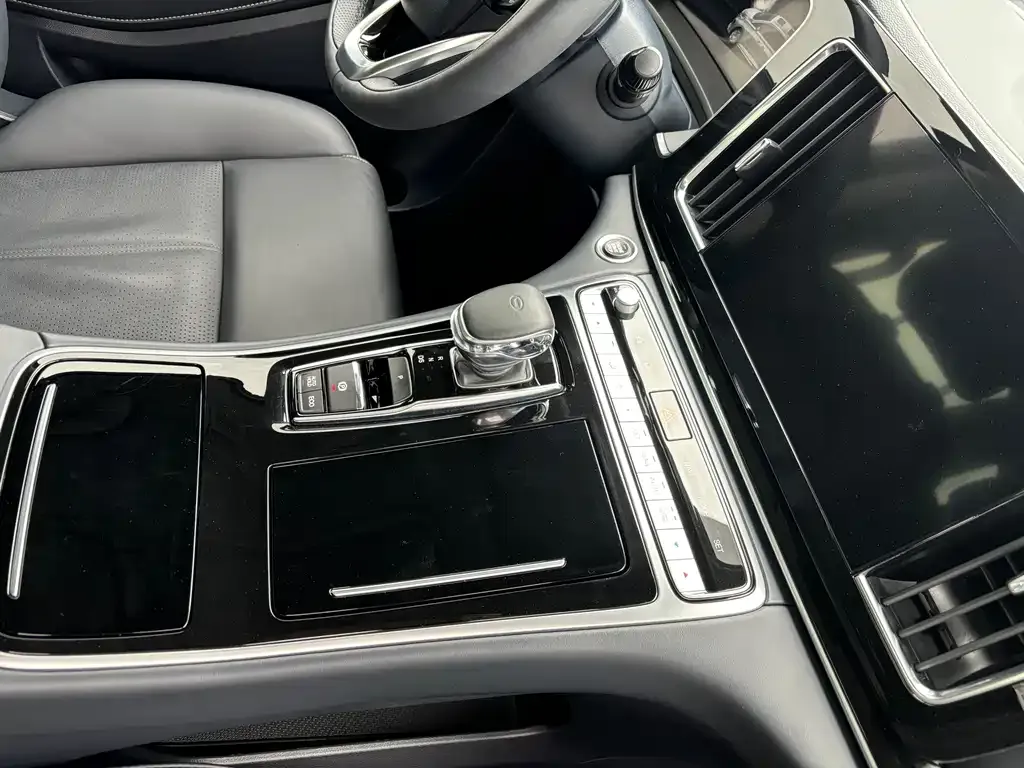 GAC Motor Trumpchi M8 — фото 9