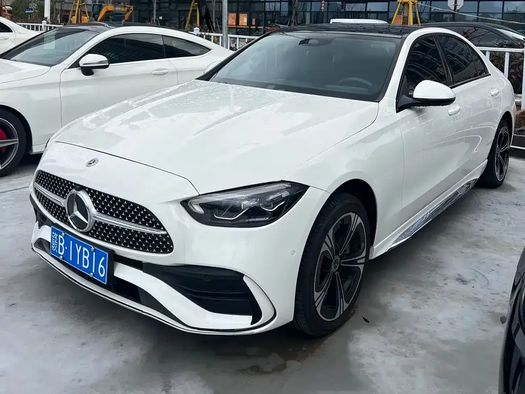 Mercedes-Benz C-Class — фото 1
