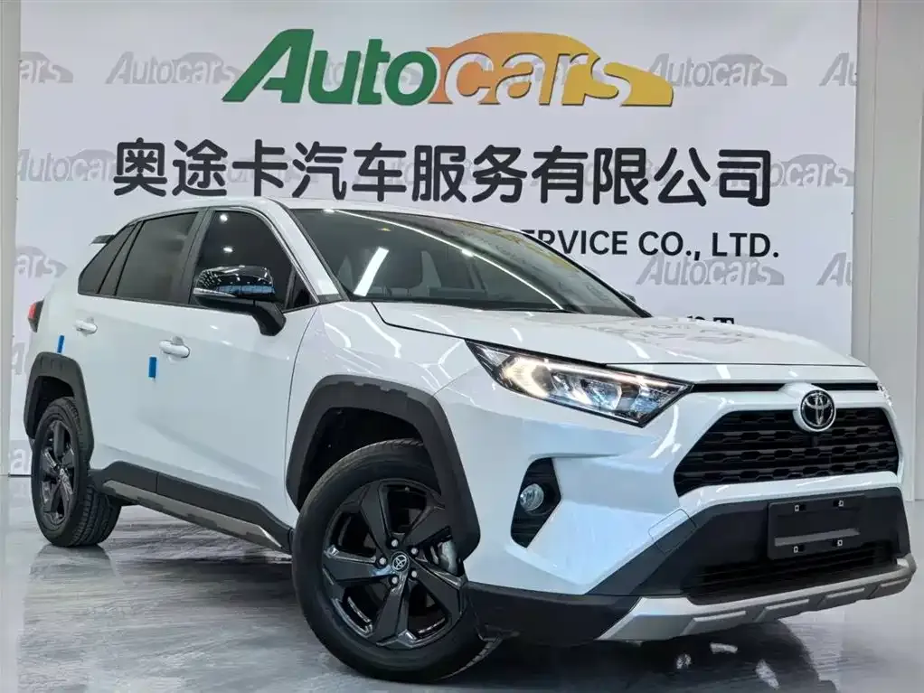 Toyota RAV4 — фото 5