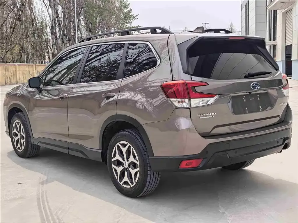 Subaru Forester — фото 5