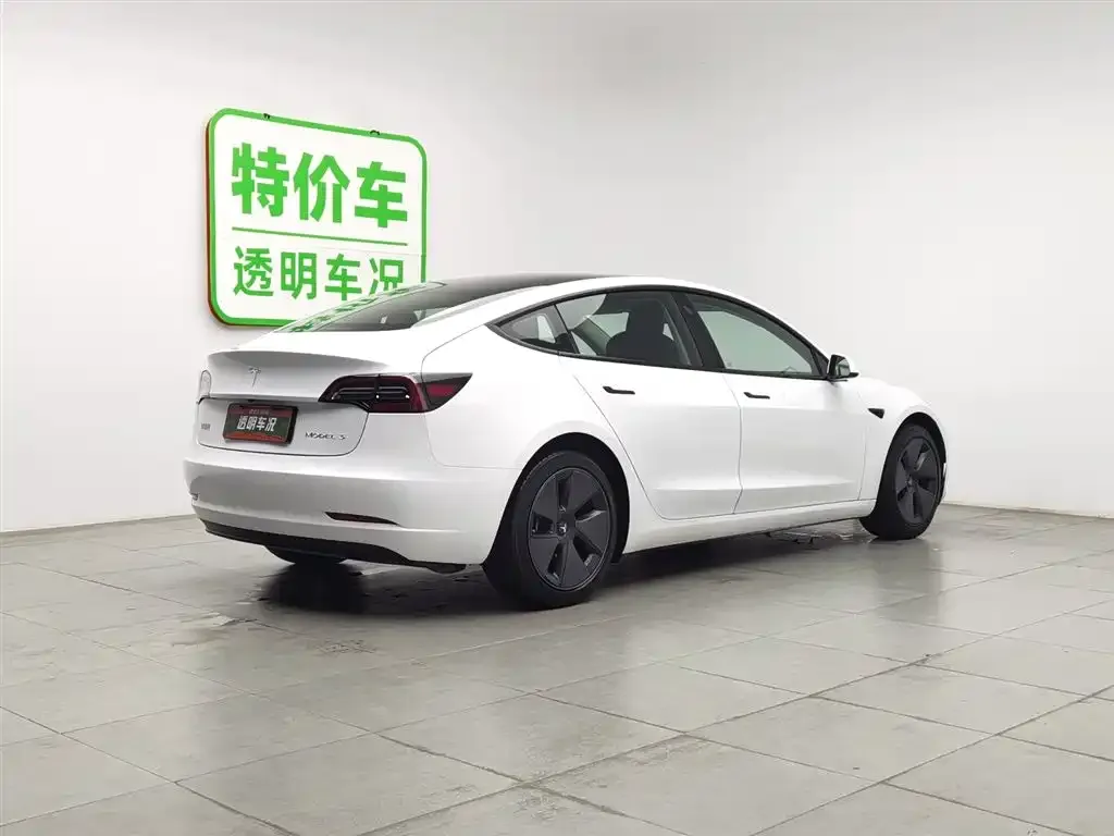 Tesla Model 3 — фото 6