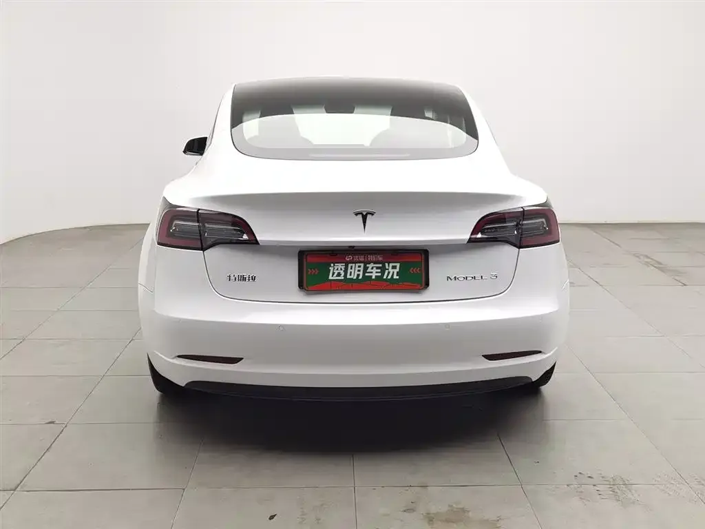 Tesla Model 3 — фото 5