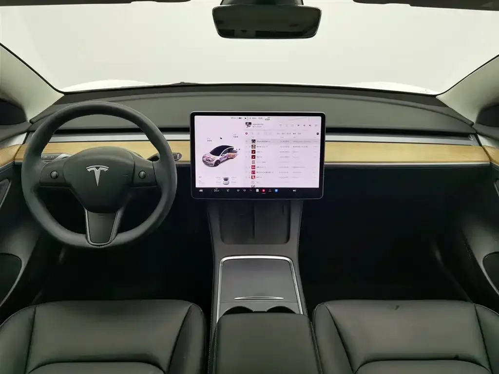 Tesla Model 3 — фото 10
