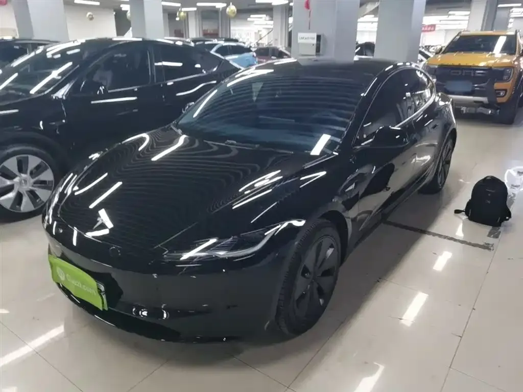 Tesla Model 3 — фото 2