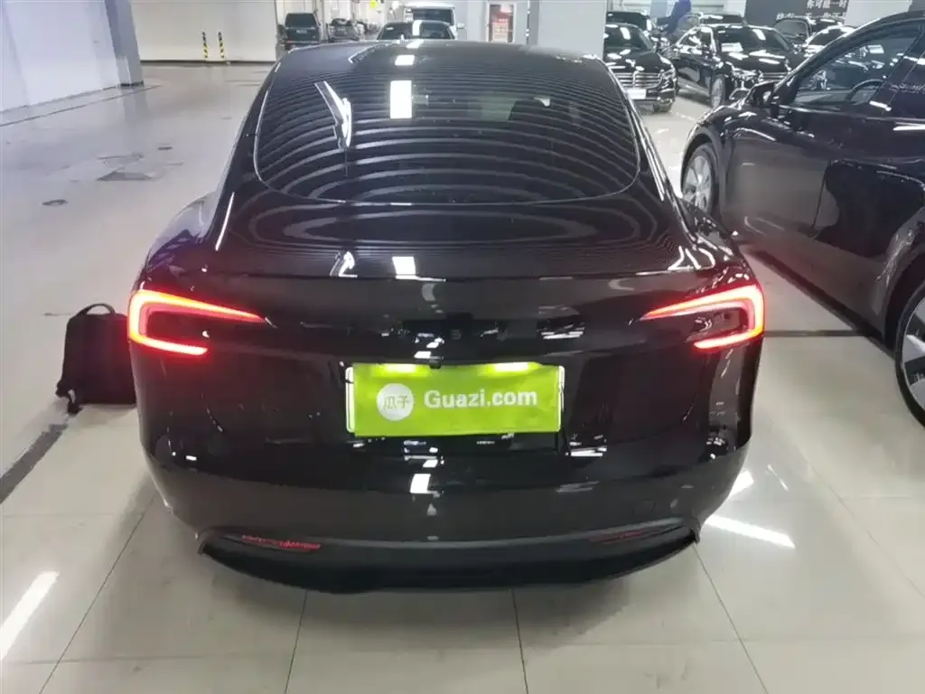 Tesla Model 3 — фото 10
