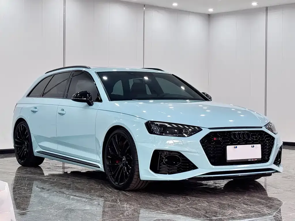 Audi RS 4 2025 из CN, фото 4