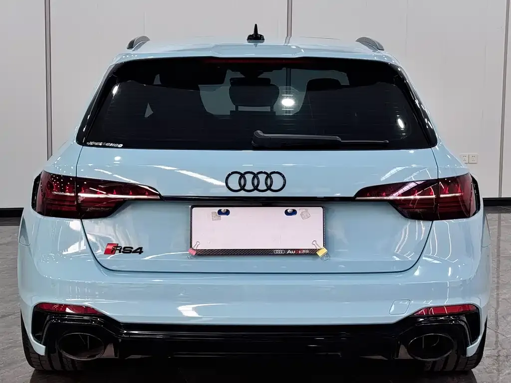Audi RS 4 2025 из CN, фото 9