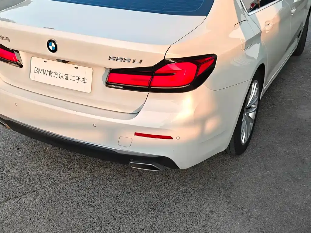 BMW 5 Series — фото 3
