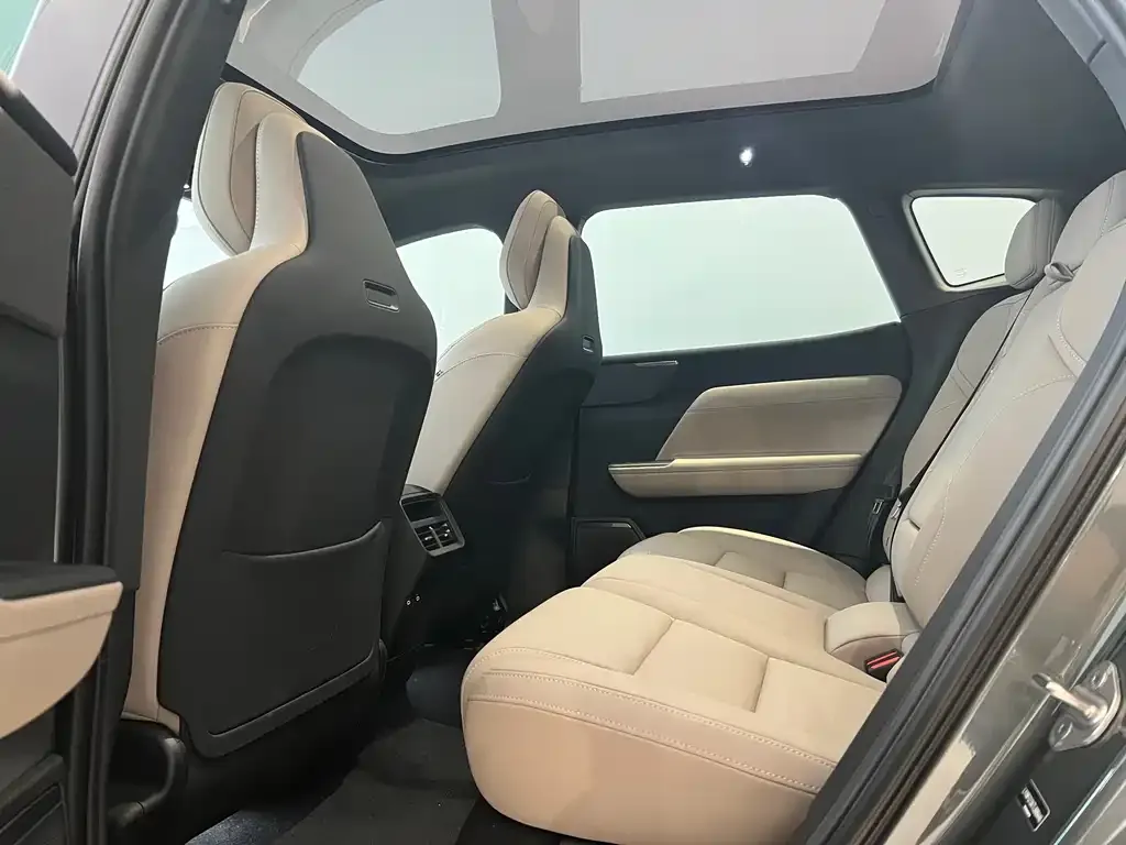 Volvo XC70 Plug-in Hybrid 2026 из CN, фото 6