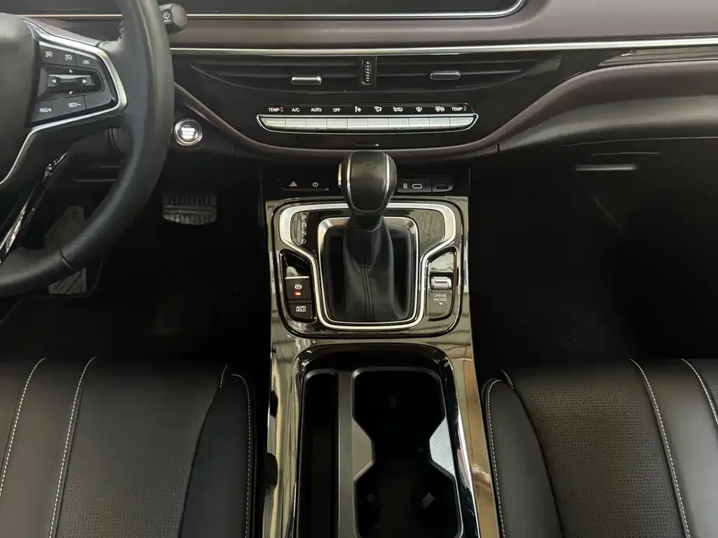GAC Motor Trumpchi M6 — фото 4