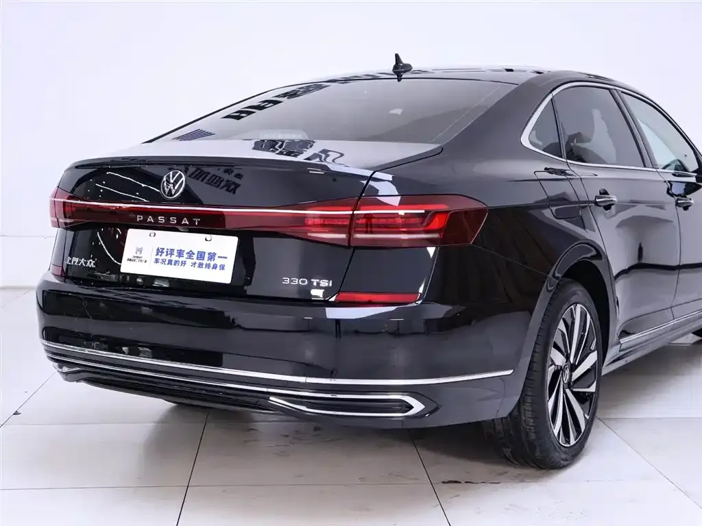 Volkswagen Passat — фото 8