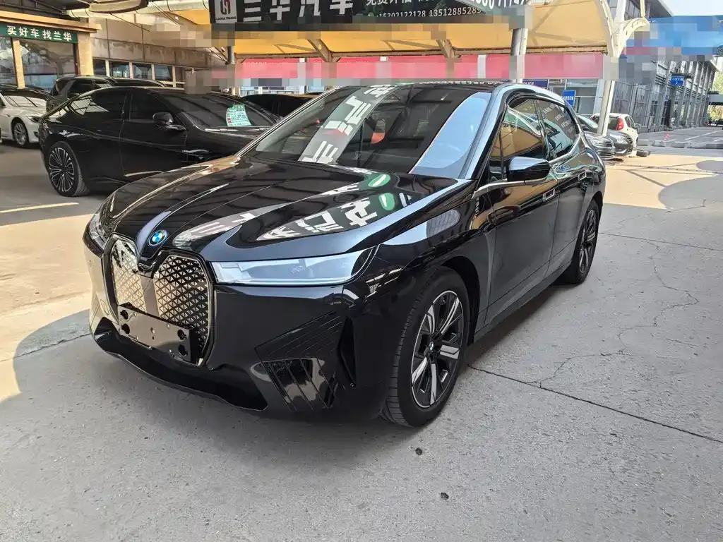 BMW iX