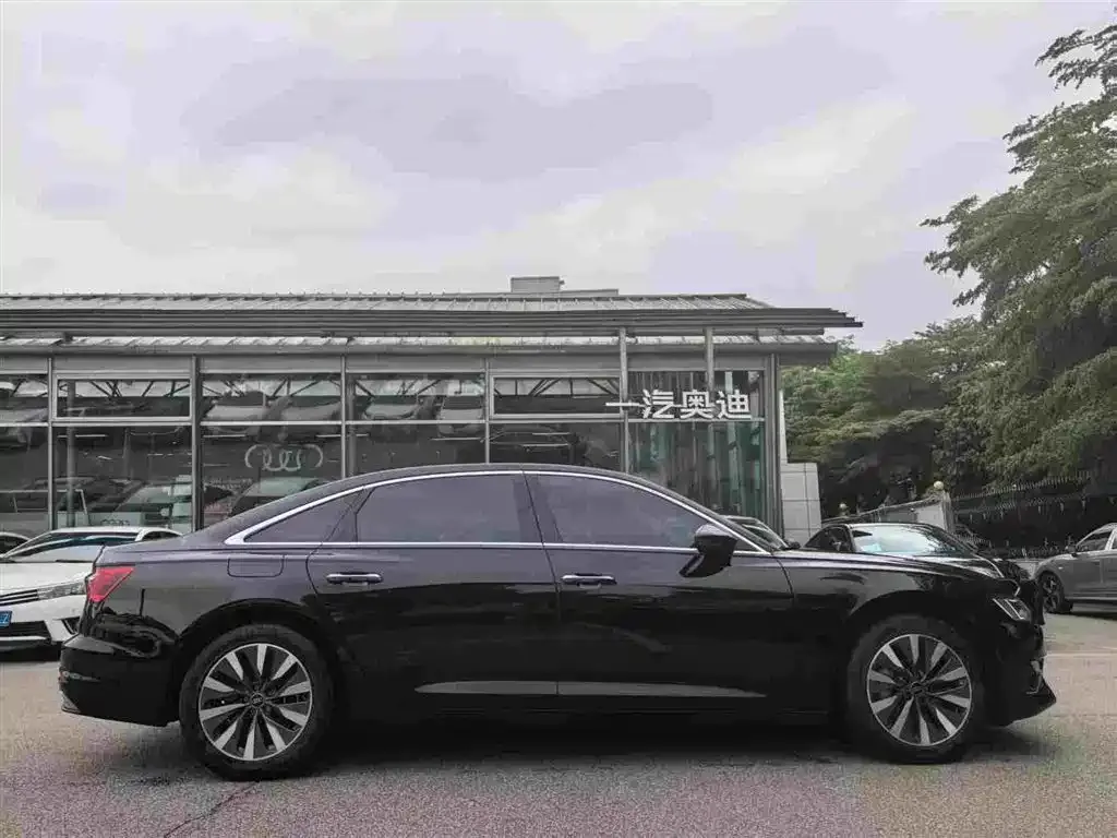 Audi A6L 2024 из CN, фото 2