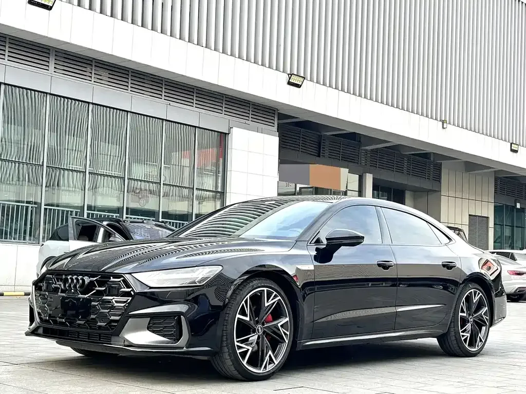 Audi A7L — фото 1