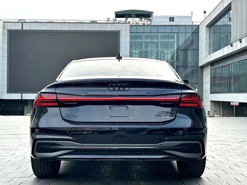 Audi A7L — фото 9