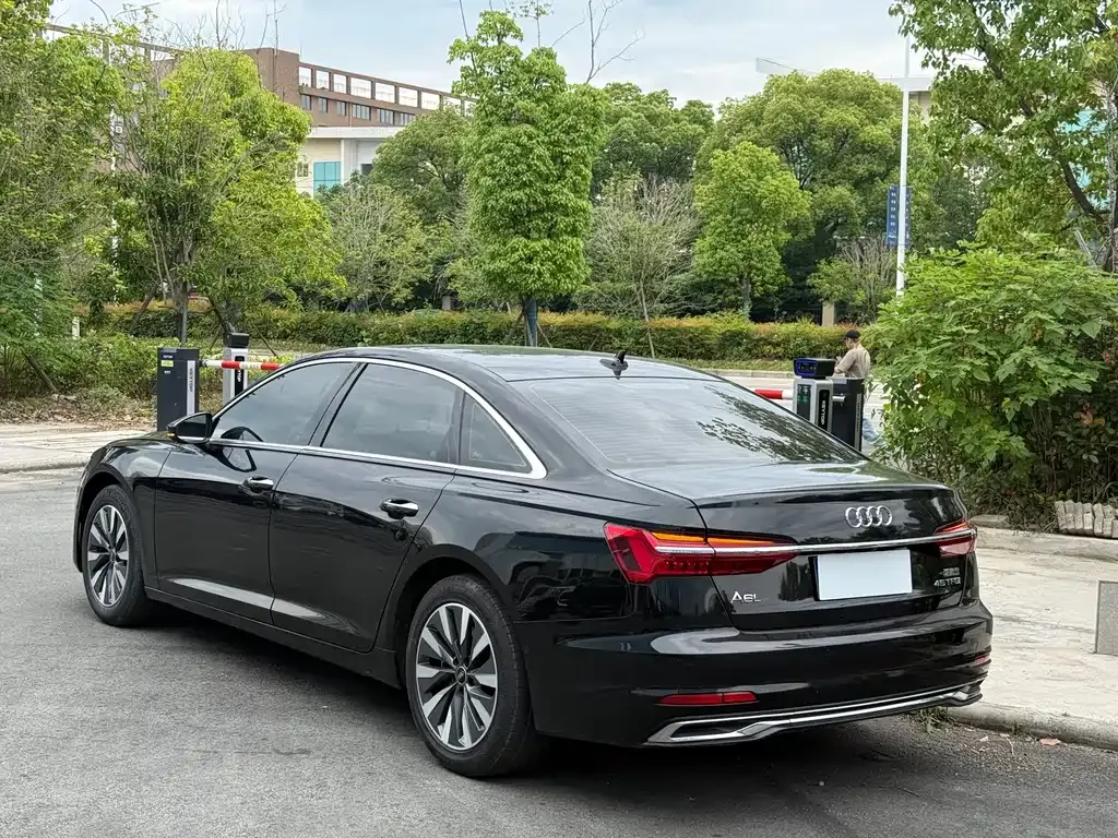 Audi A6L 2023 из CN, фото 10