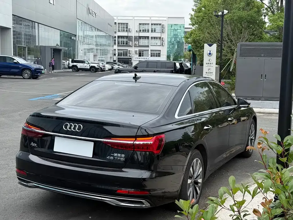 Audi A6L 2023 из CN, фото 5