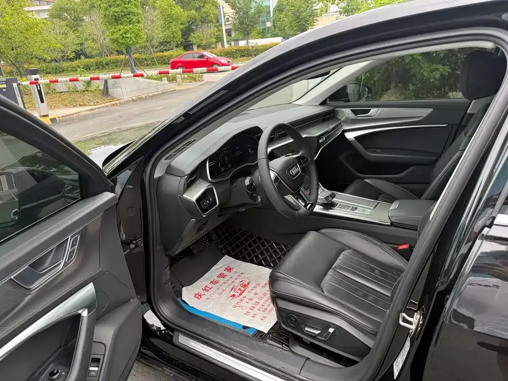 Audi A6L 2023 из CN, фото 6