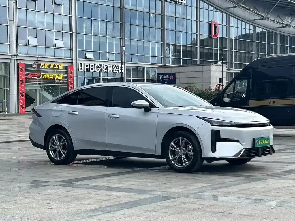 Geely Galaxy L6 2025 из CN, фото 7