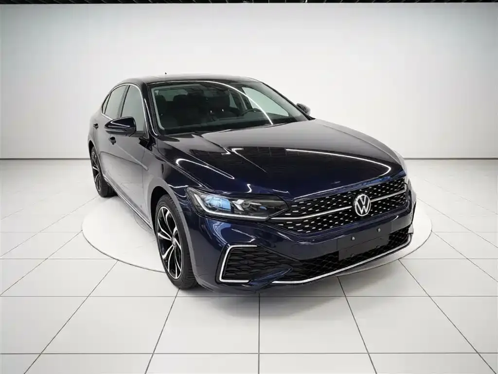 Volkswagen Passat — фото 7