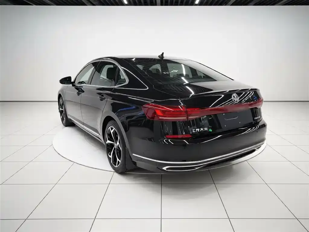 Volkswagen Passat — фото 6