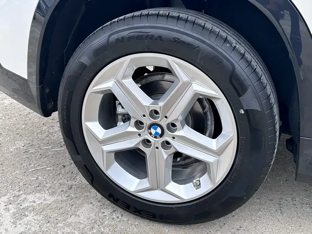 BMW X1 — фото 9