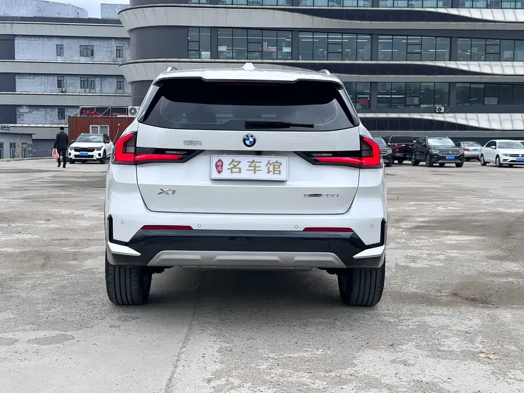 BMW X1 — фото 10