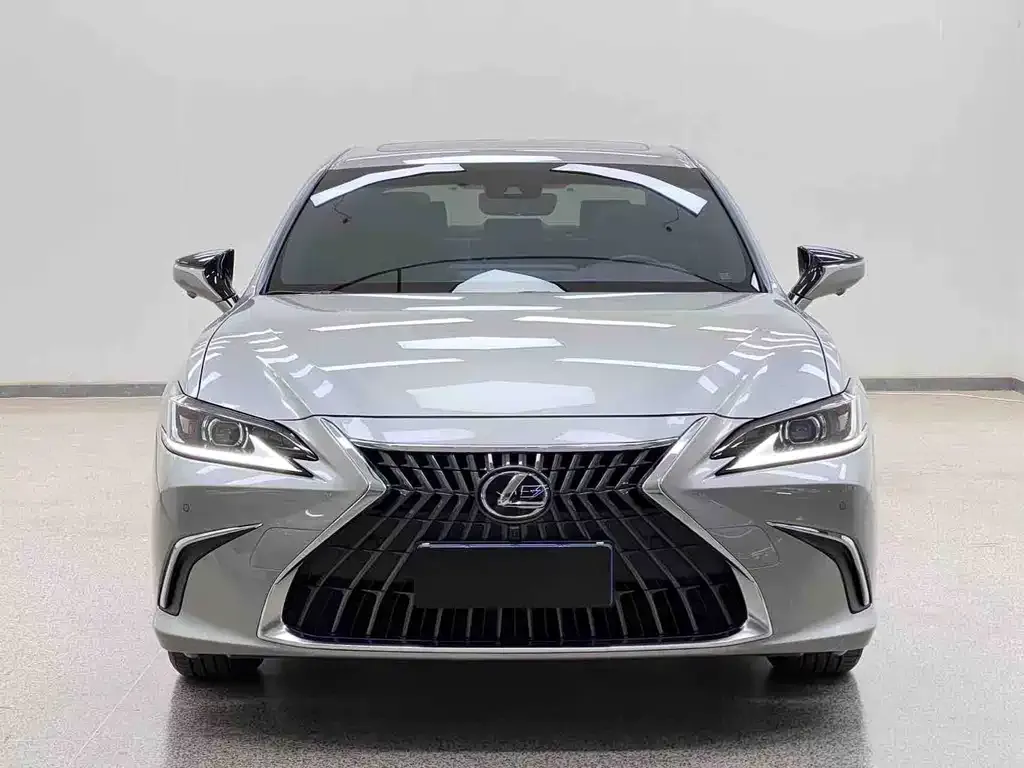 Lexus ES — фото 8