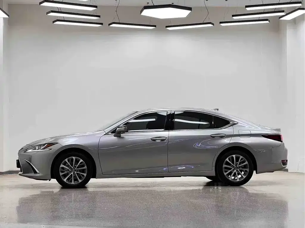 Lexus ES — фото 5