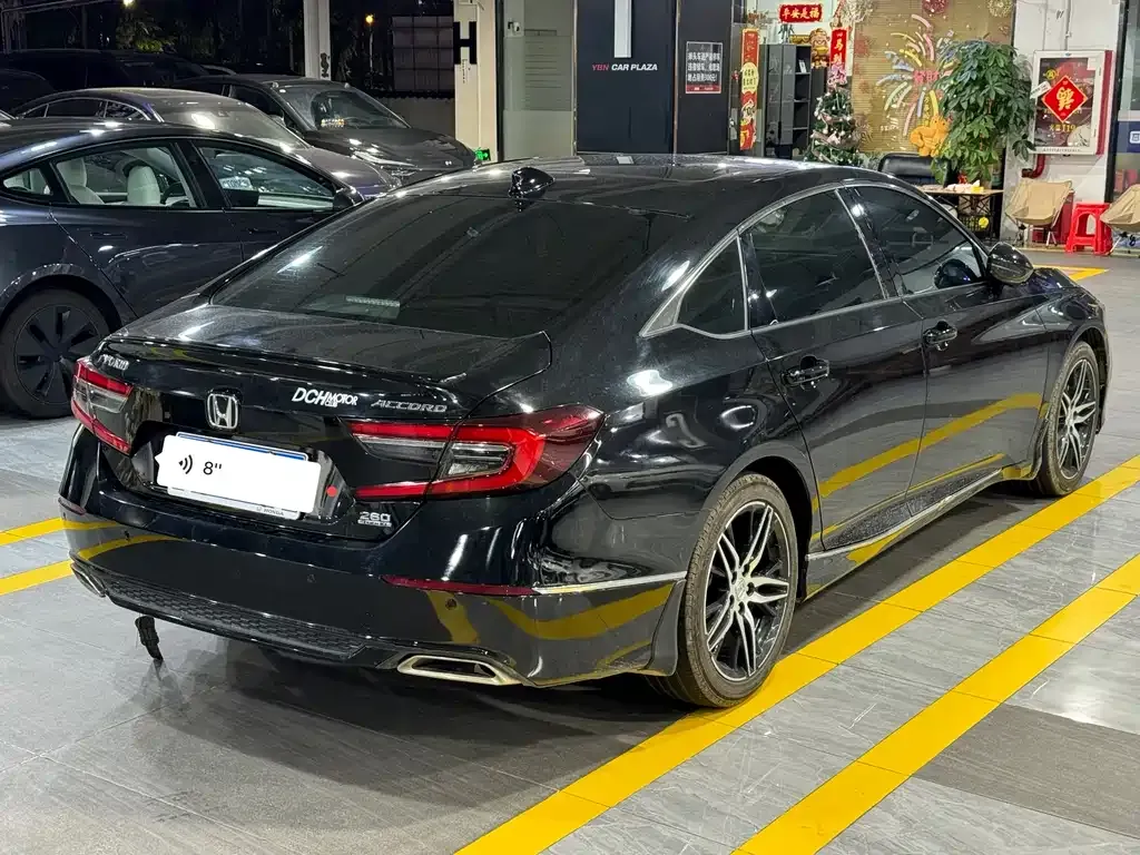 Honda Accord — фото 3