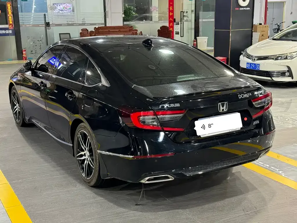 Honda Accord — фото 6