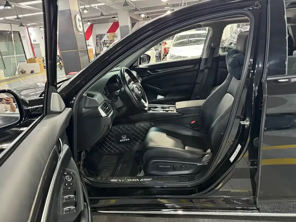 Honda Accord — фото 4