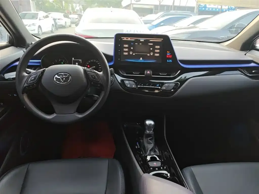 Toyota C-HR — фото 10