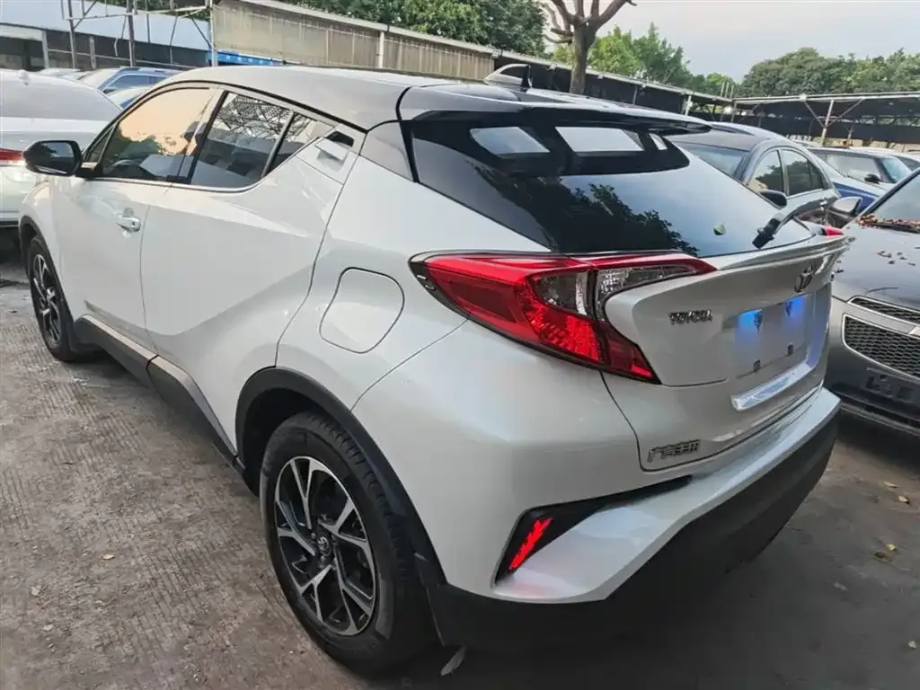 Toyota C-HR — фото 6