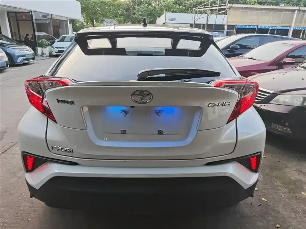 Toyota C-HR — фото 3