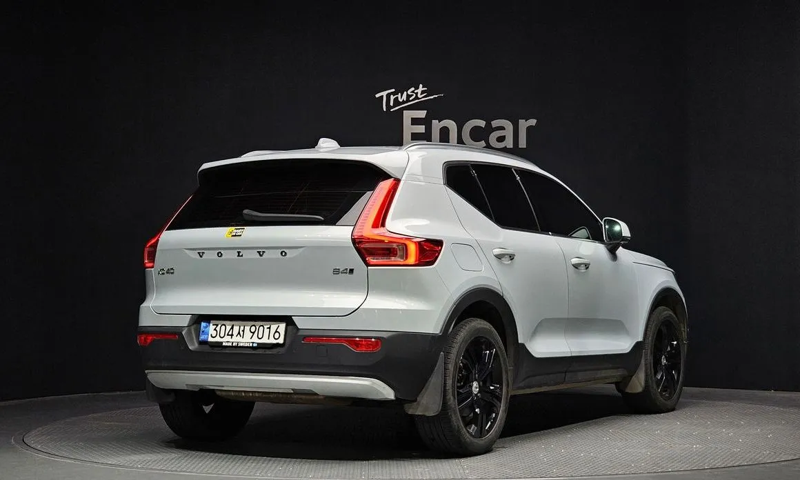 Volvo XC40 — фото 7