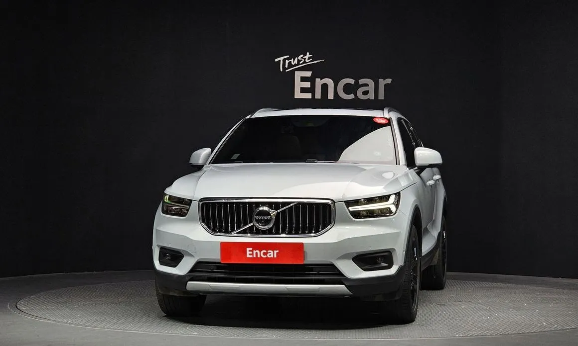 Volvo XC40 — фото 5