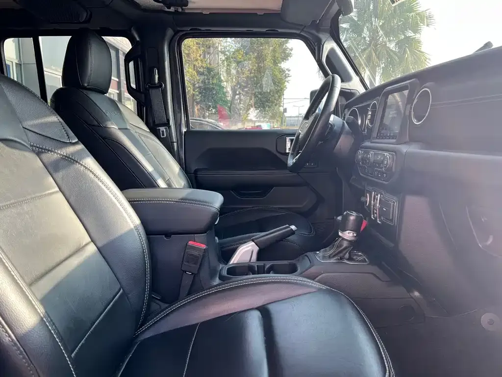 Jeep Wrangler PHEV 2021 из CN, фото 3