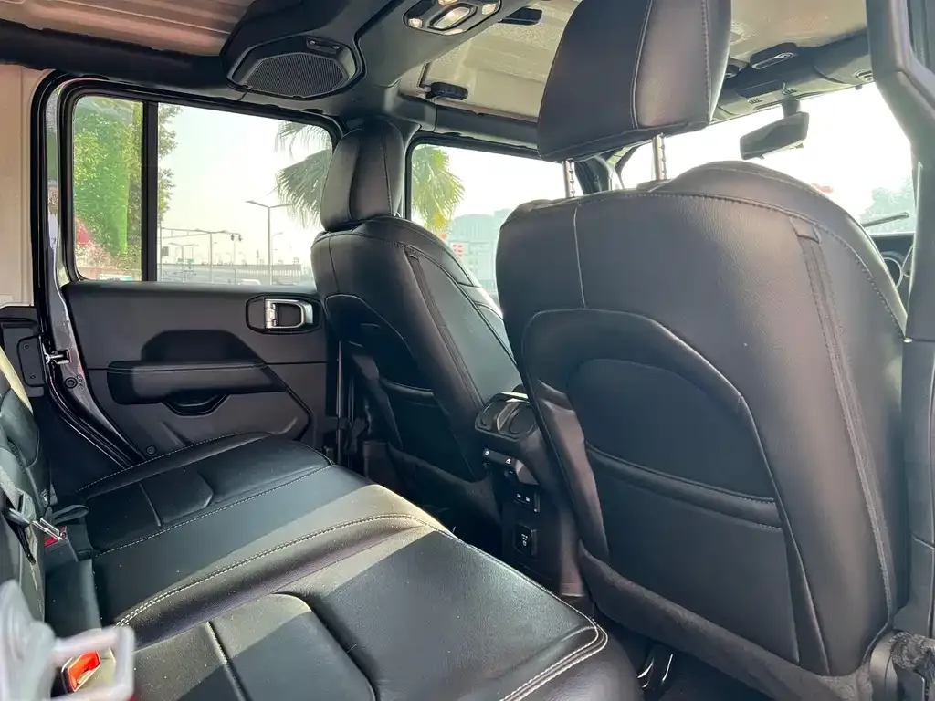 Jeep Wrangler PHEV 2021 из CN, фото 10