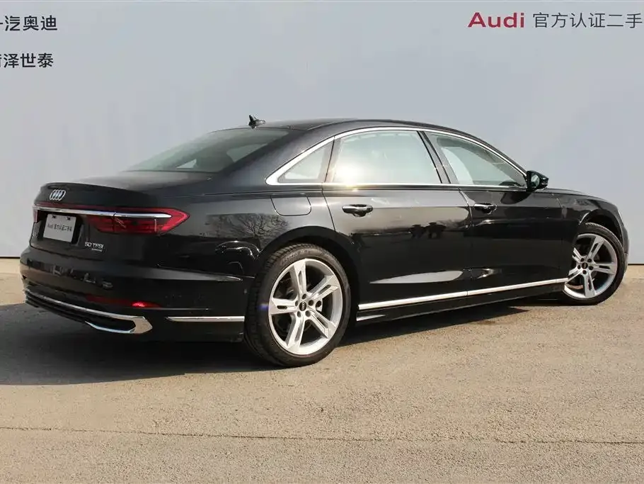 Audi A8 — фото 6